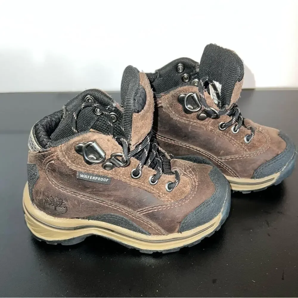 TIMBERLAND KIDS LEATHER BOOT SIZE 5